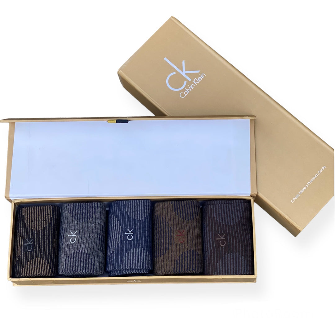 Men’s 5-Pack Ankle Socks by CK, presented in a stylish gift box.
