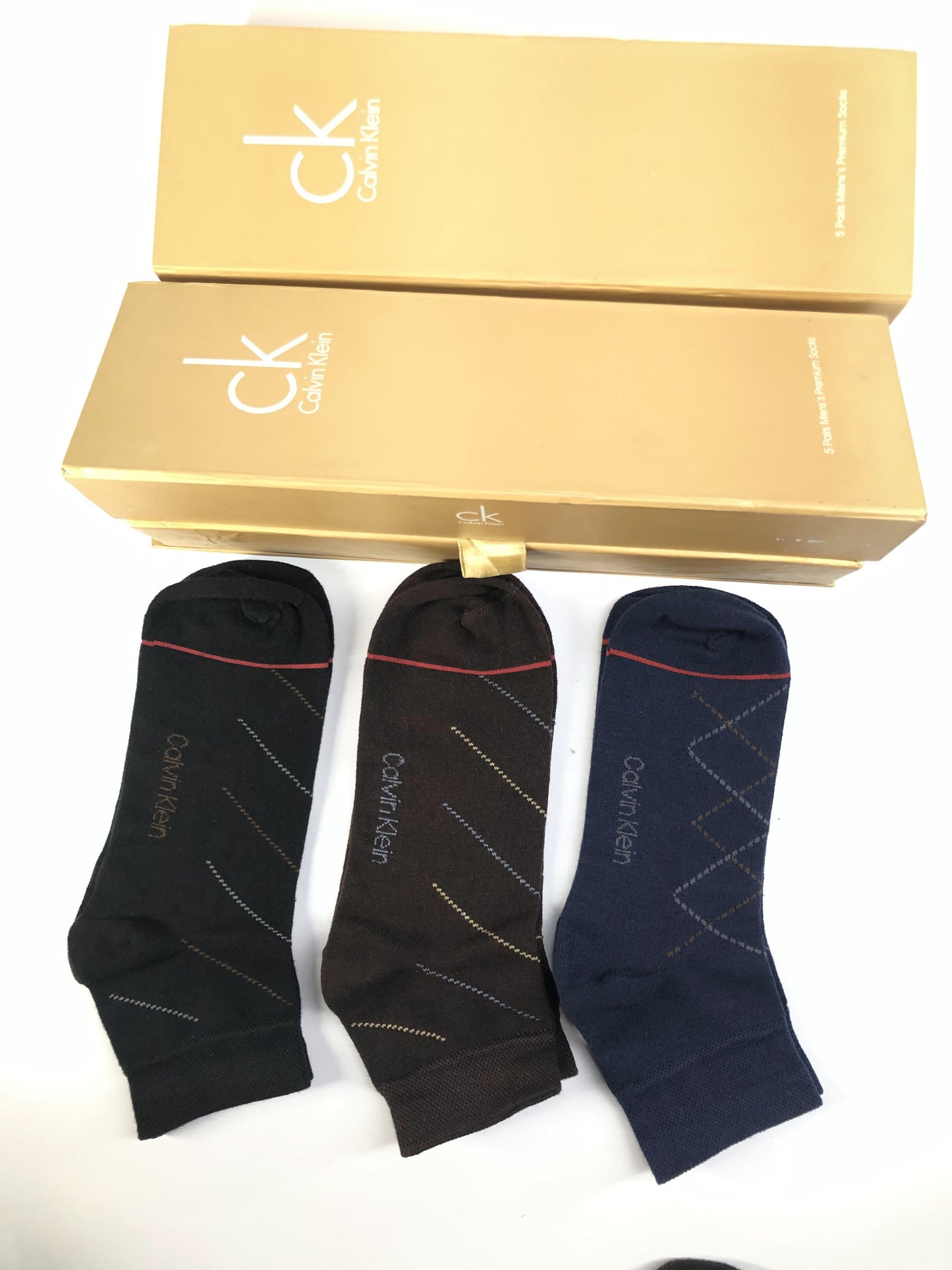 Men’s 5-Pack Ankle Socks by CK, presented in a stylish gift box.
